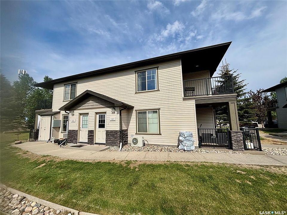 1st image of UNIT 82-5533 Blake CRESCENT