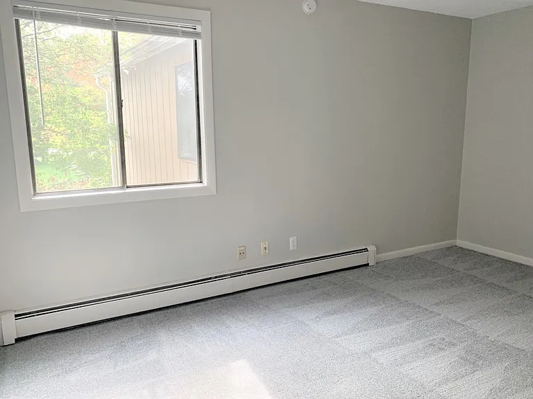 Yarmouth Pointe Apartment Homes — Photo 65