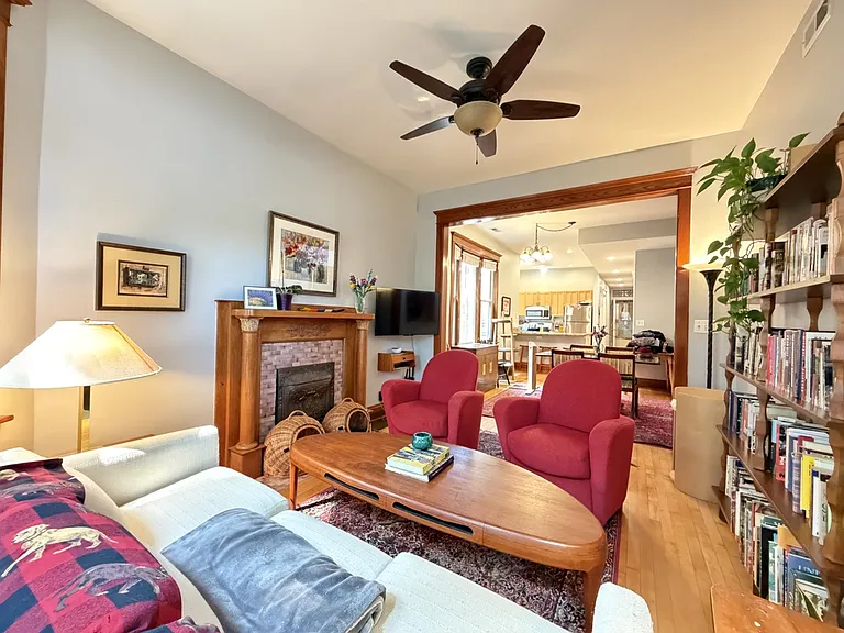 1874 N Leavitt St #M01R — Photo 14