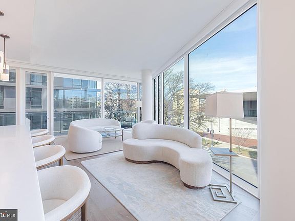 3rd image of 601 Wharf St SW Unit 412