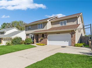 4005 Stonebridge Rd, West Des Moines, IA 50265