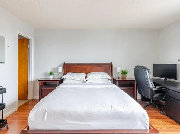 700 Calhoun St APT 203, Albany, CA 94706