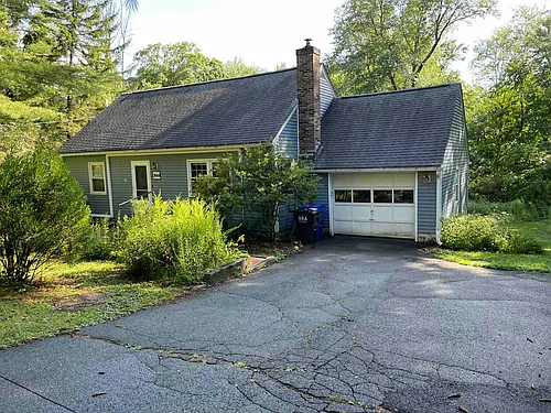 677 Station Rd Photo 1