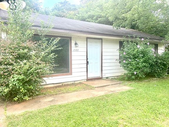 2nd image of 2307 Mount Vernon Rd NW