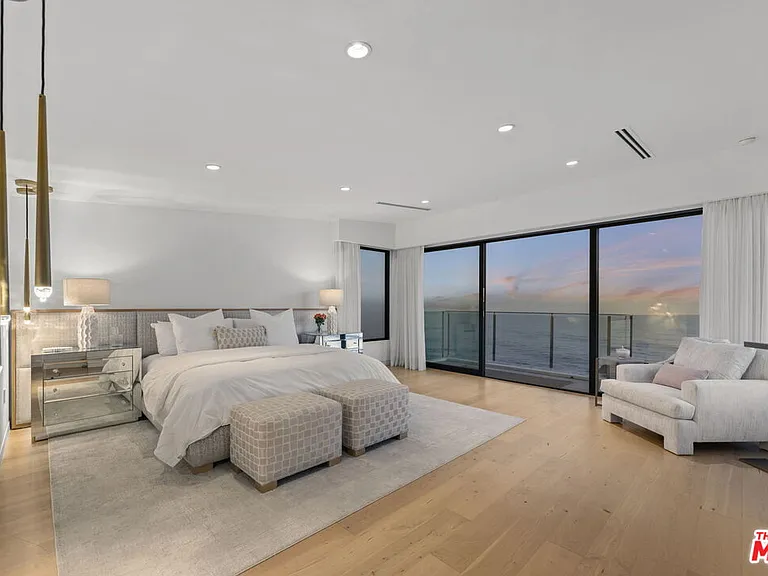 24146 Malibu Rd — Photo 11