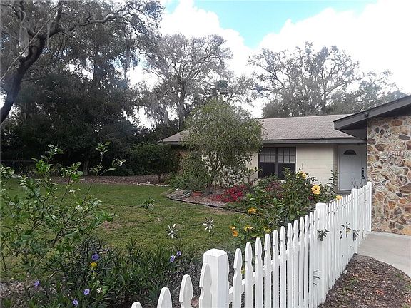 5th image of 2101 Live Oak Dr