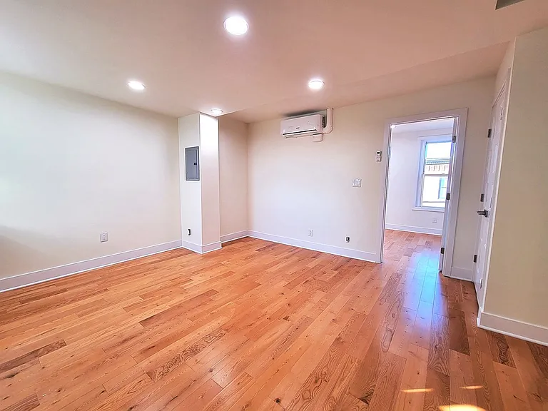 845 N 26th St #3 — Photo 3