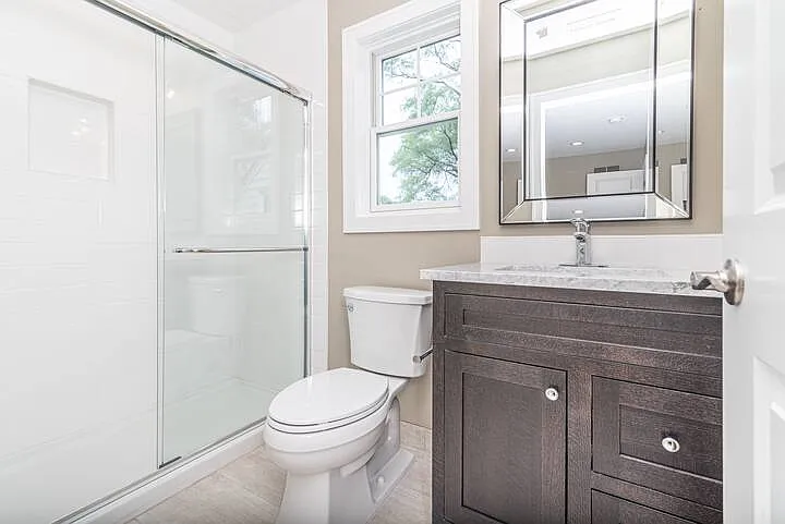804 Henry St — Photo 17