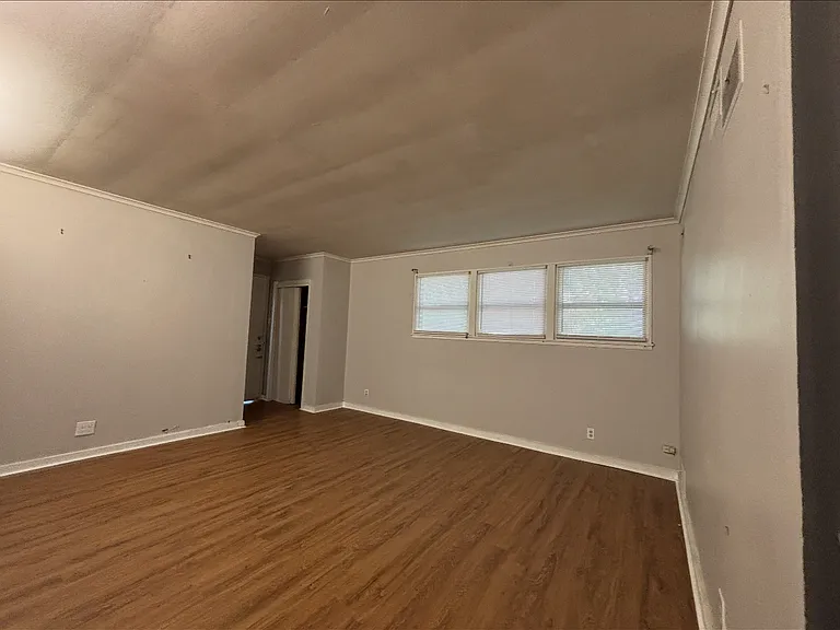 1408 University Ave — Photo 6