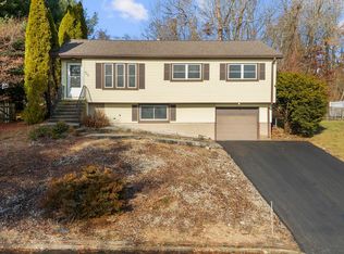 237 Bluebird Dr, Naugatuck, CT 06770
