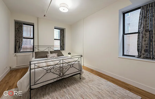 Rented by CORE | media 9