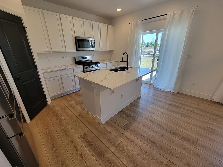 58 Marlowe Dr — Photo 9