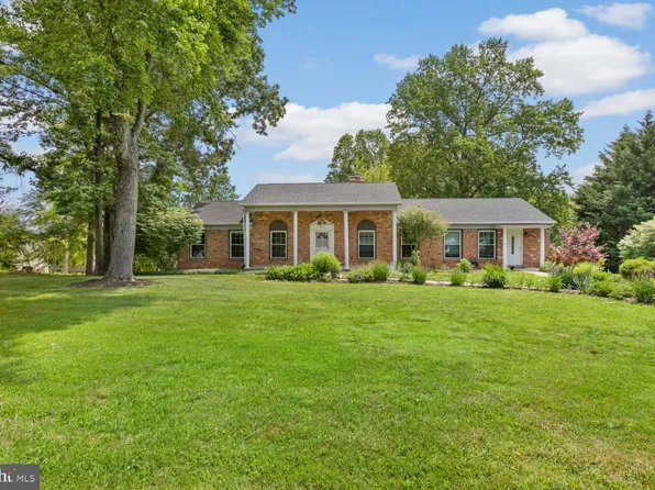 13827 Spriggs Rd, Woodbridge, VA 22193