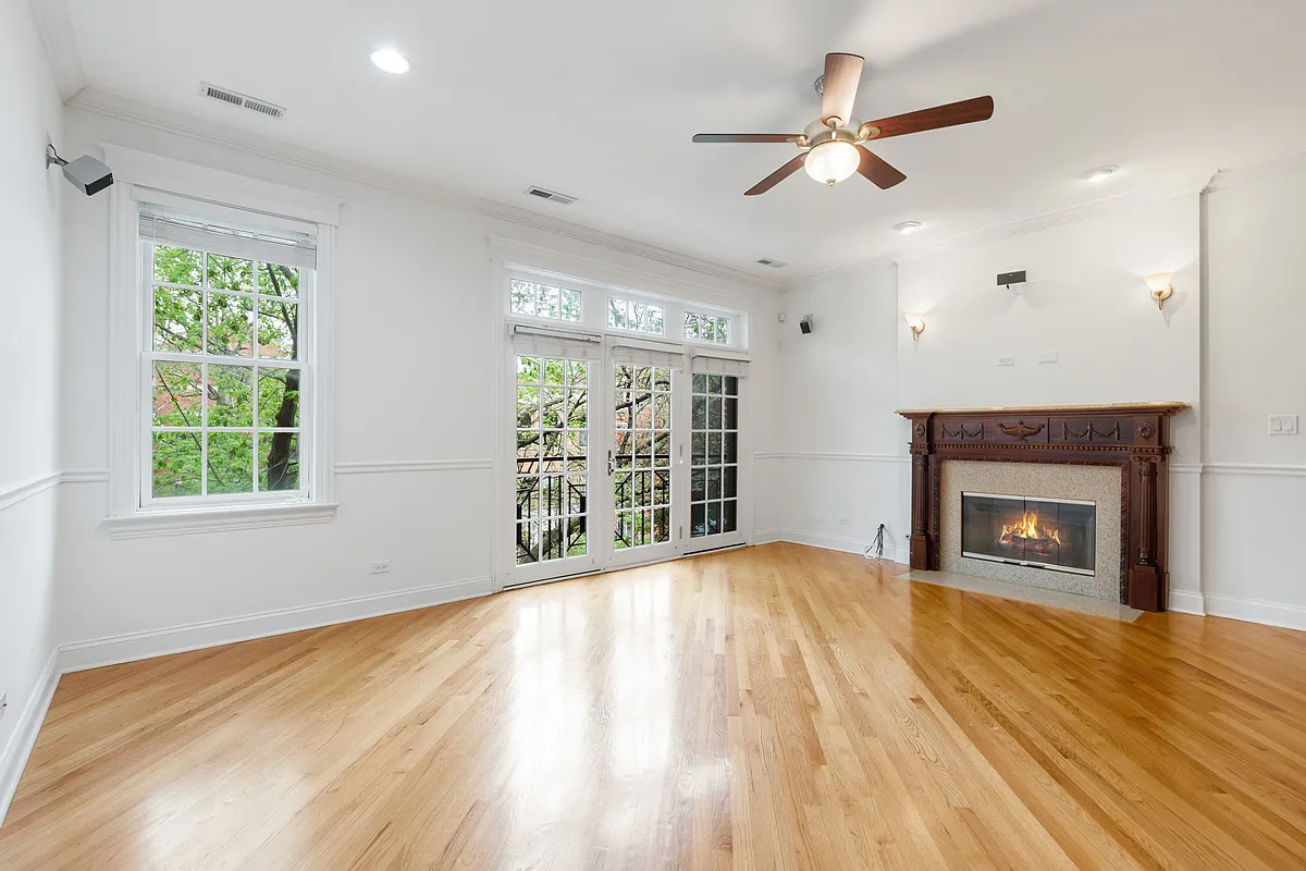 Living Room - 3535 N Reta Ave #3
