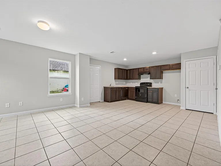 14774 Bowie Ln — Photo 9