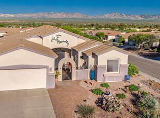 30 N Bent Ridge Dr, Green Valley, AZ 85614