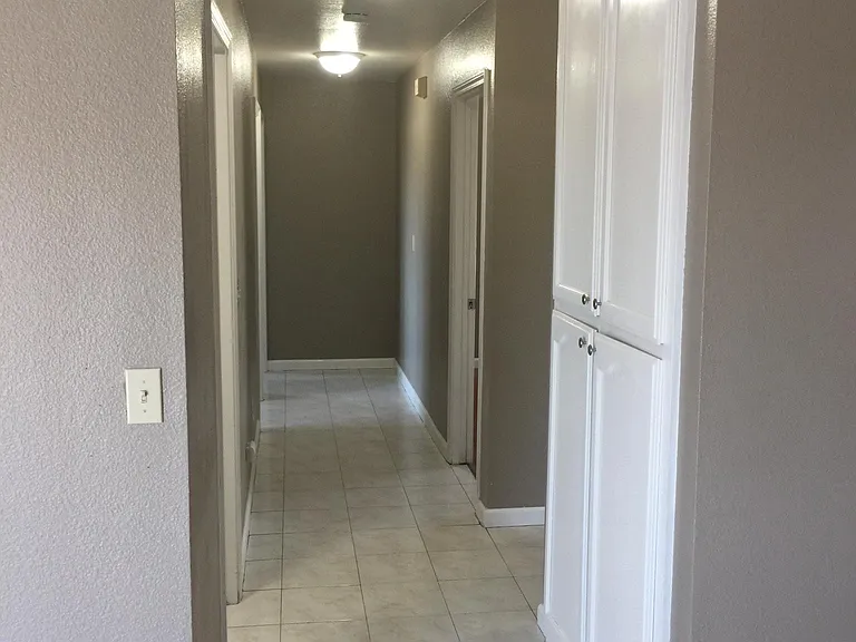 640 E 8th St #204 — Photo 15