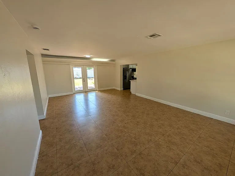 180 Penn Way — Photo 4