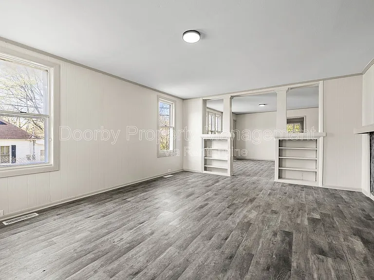 1601 Arlington Ave — Photo 4