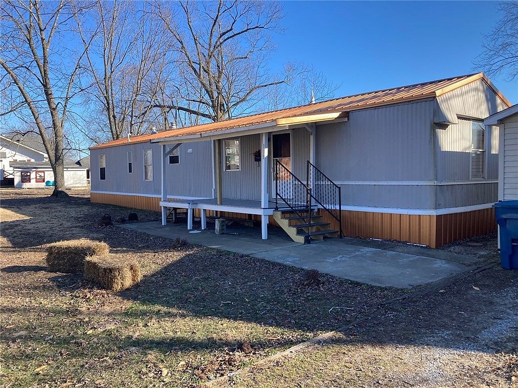 113 4th St, Xenia, IL 62899 Zillow