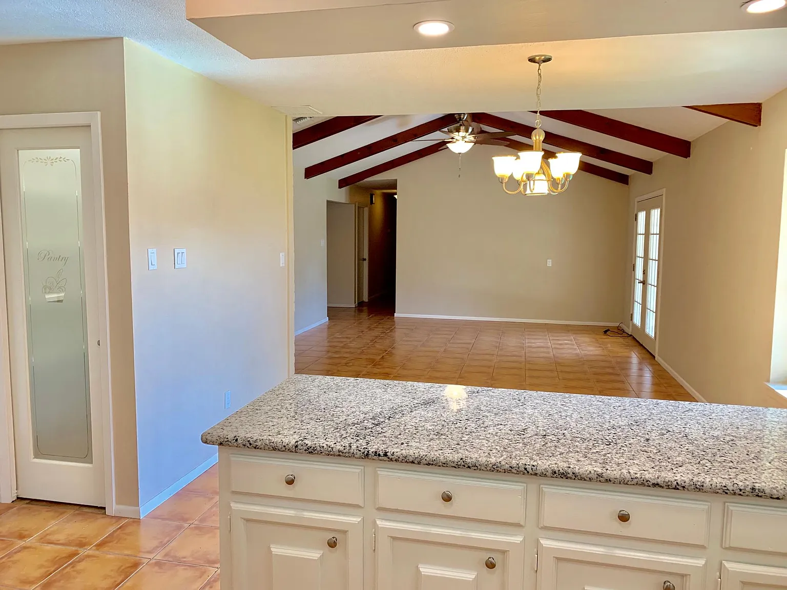 3 bed, 2076 sqft, $1,850 — Photo 3