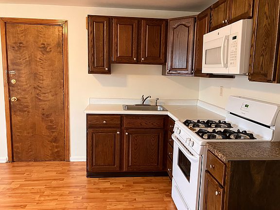 2nd image of 245 Meyran Ave #3