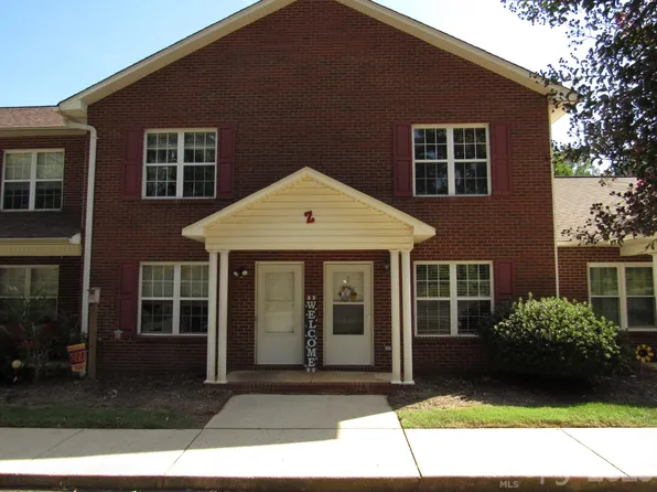 102 Brandywine Dr NE APT Z5, Conover, NC 28613