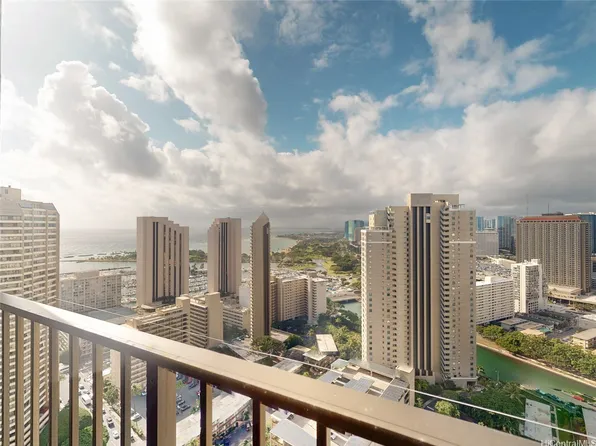 411 Hobron Ln APT 3814, Honolulu, HI 96815