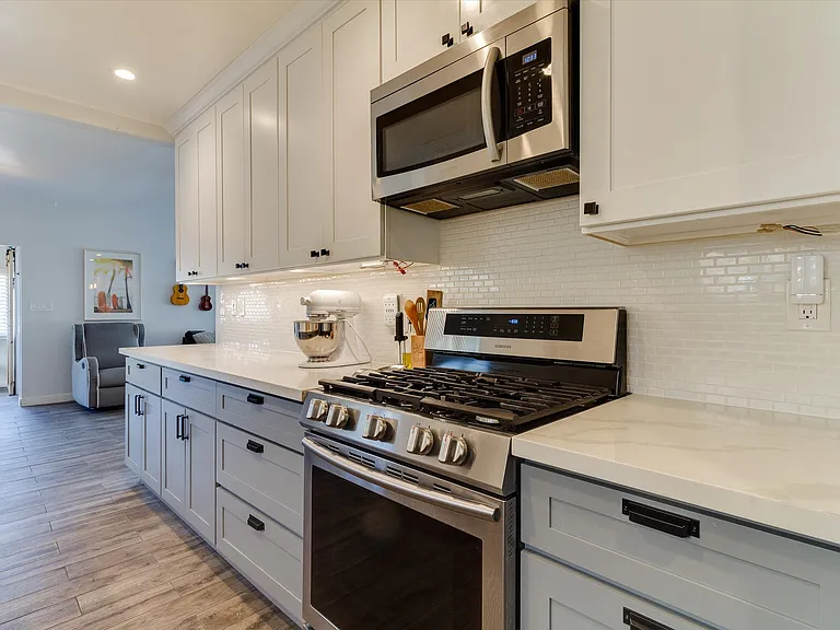 6108 Springvale Dr — Photo 27