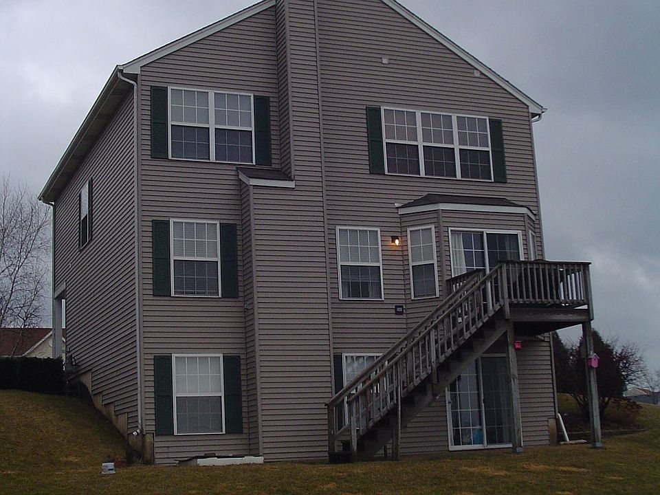 2nd image of 2208 Lotus Dr