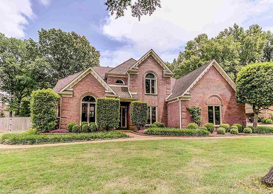1st image of 2070 Hawthorn Hill Cv