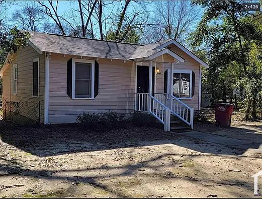 3 bed, 800 sqft, $1,200 — Photo 3