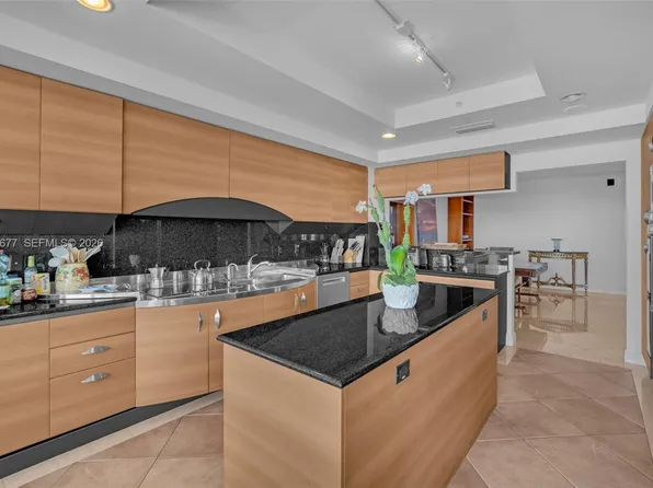 19955 NE 38th Ct APT 2204, Aventura, FL 33180