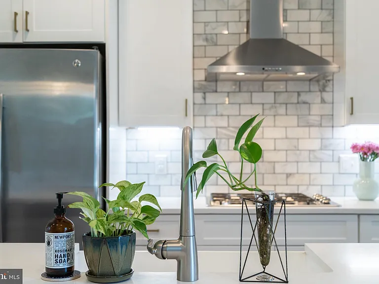 159 E Allen St #1 — Photo 15