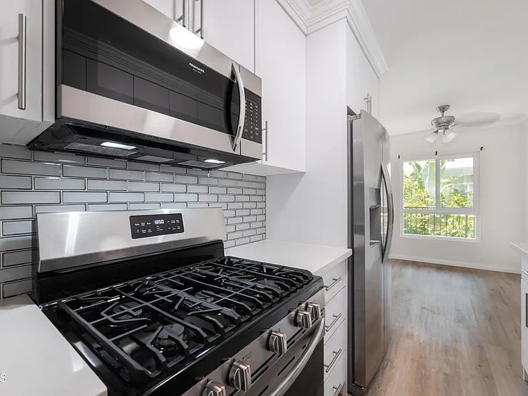 1736 N Normandie Ave #6 — Photo 9