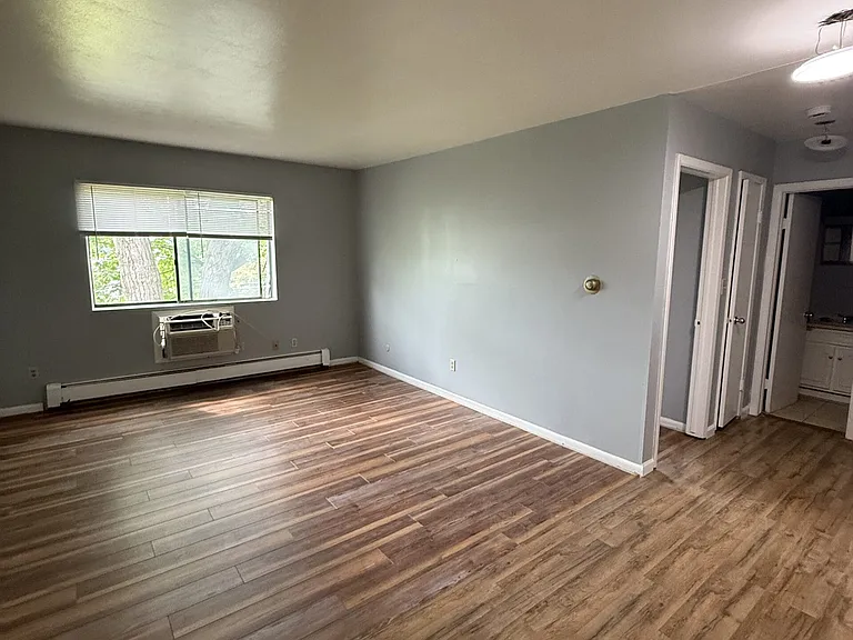 1855 Burnet Ave #40 — Photo 4
