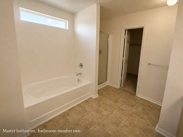 511 Travis Ranch Trl — Photo 29
