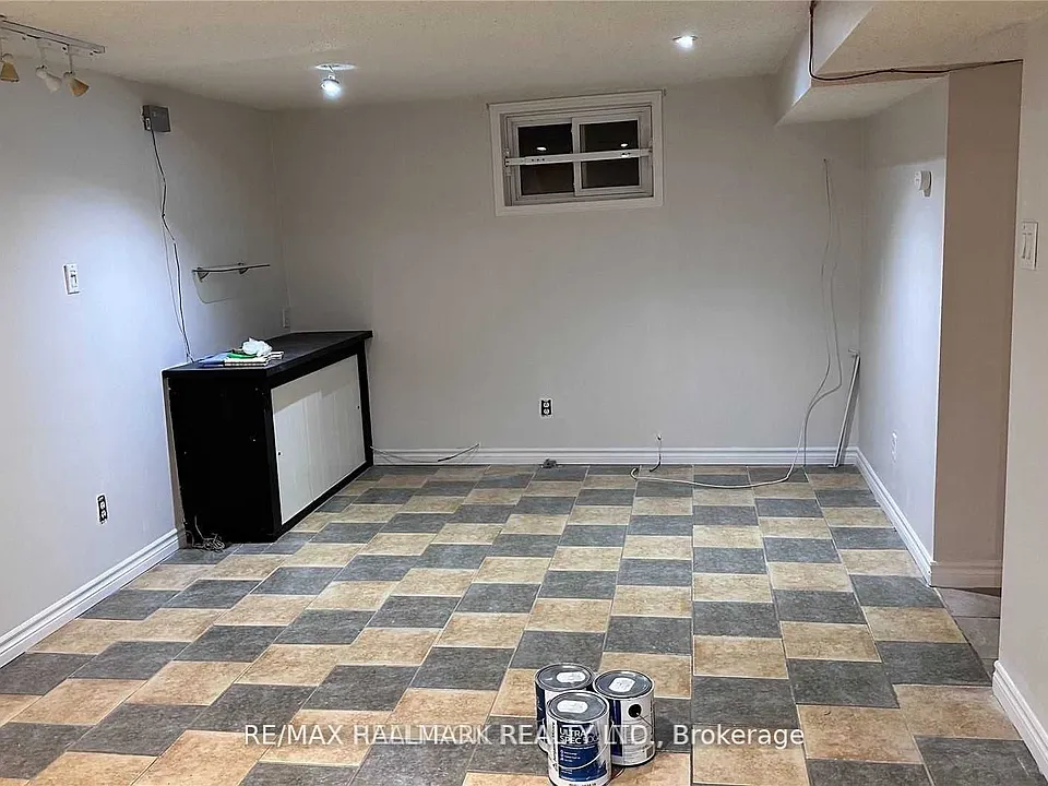 59 Newton Dr #BASEMENT