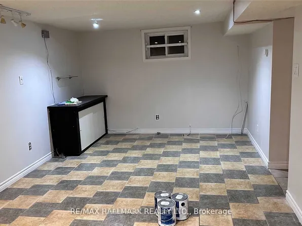 59 Newton Dr #Basement, Toronto, ON M2M 2M8