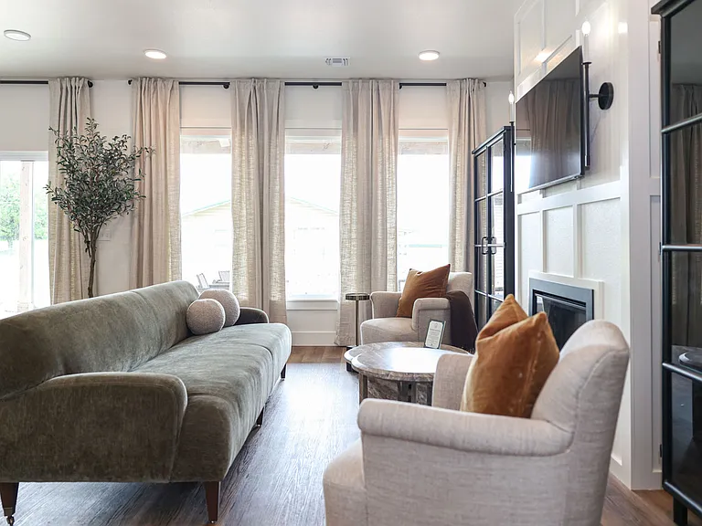 Rivercrest Residences — Photo 10