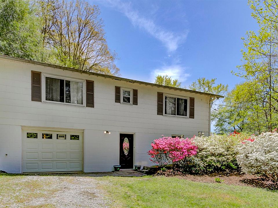 1st image of 338 Lake Circle Dr