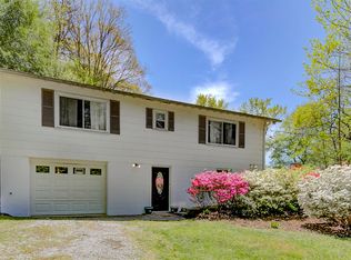 338 Lake Circle Dr, Hendersonville, NC 28792