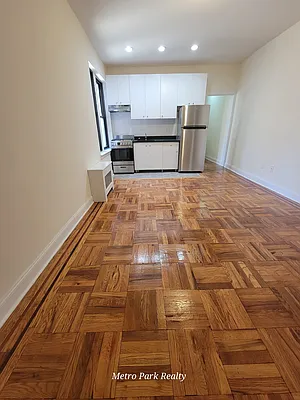 Rented by Metro Park Realty Inc | media 1