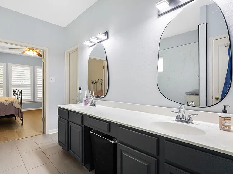 1318 Barton Crk — Photo 15