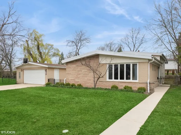 418 Warren Rd, Glenview, IL 60025