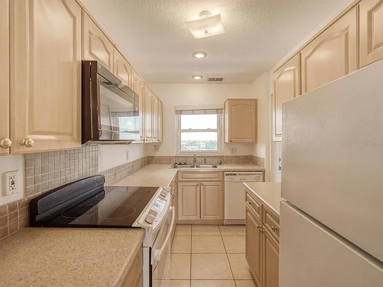 4939 Floramar Ter #912 — Photo 9