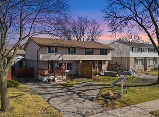 977 Upper Wellington St, Hamilton, ON L9A 3S4