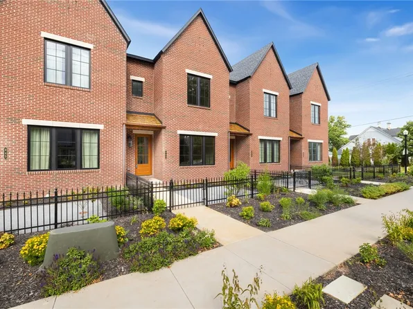 445 NW C St, Bentonville, AR 72712