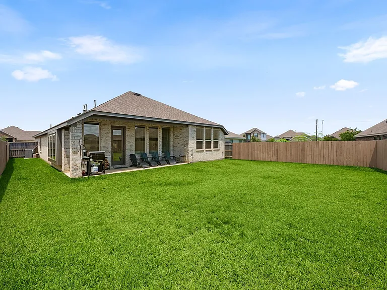14206 Hawley Village Way — Photo 27