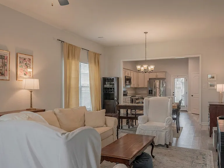 1201 Rustic Pine Dr — Photo 4